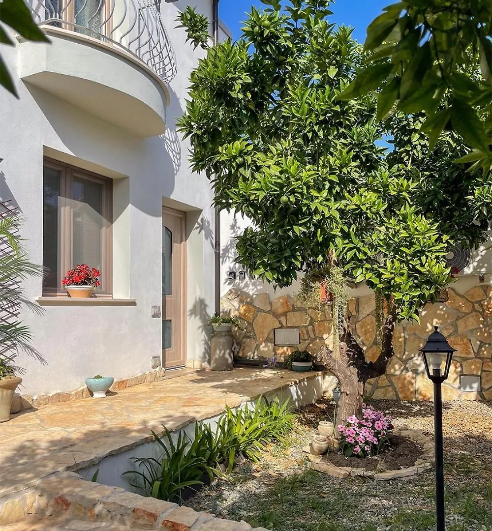 Is Puddas De Monica Guesthouse Cagliari